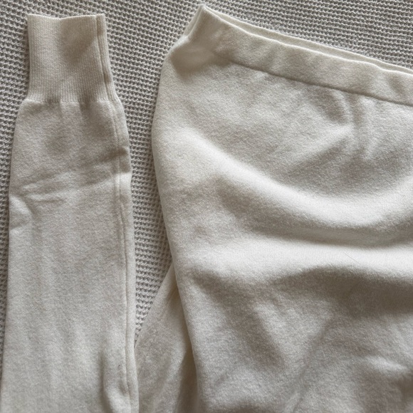 Beautiful French Connection Knit Sweater White Medium and Large Turtleneck - Picture 2 of 5